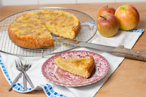 Rosemary-apple-olive-oil-cake-recipe